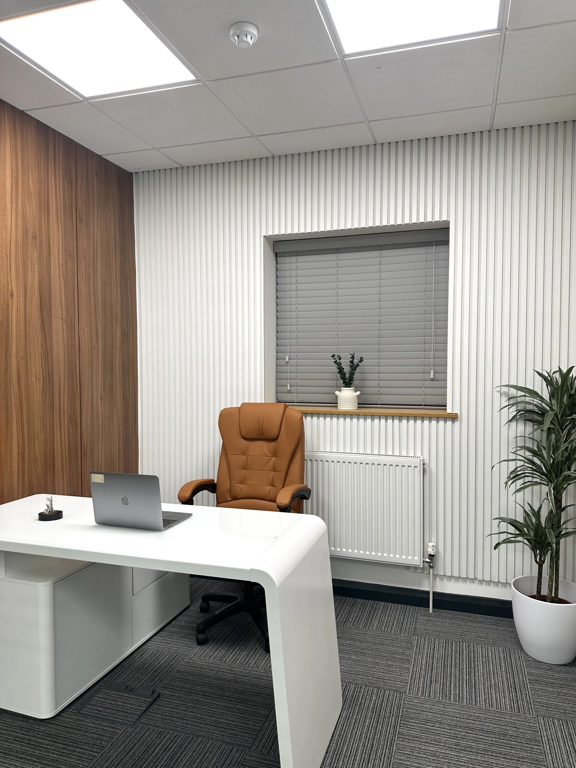 Modern Office Desk Chair Window